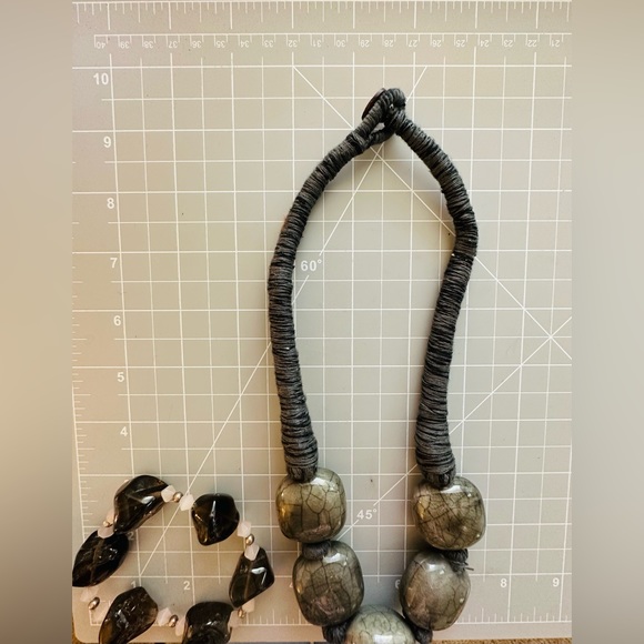 Large Stone Statement Necklace - Picture 11 of 14